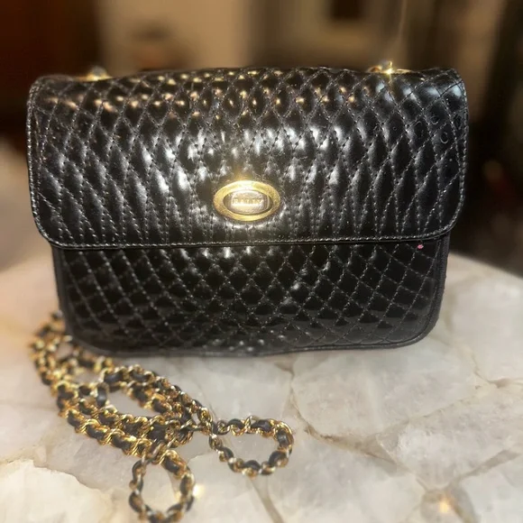 Vintage Bally Quilted Black Patent Mini Crossbody
• Gold Chain • Made in Italy - Picture 9 of 10